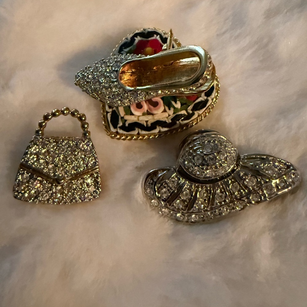 Vintage Hat, high heels and purse
Rare